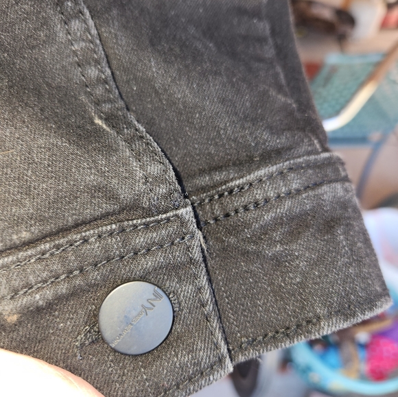 JNY Jones New York Black Denim Jacket - Picture 5 of 8